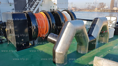 SD Tempest, holownik typu RotorTug z trzema pędnikami...