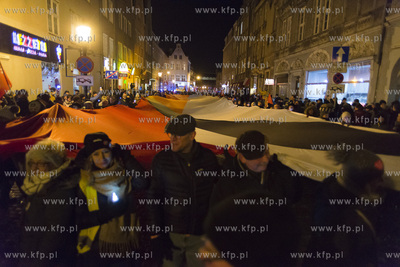 Gdańsk. Przemarsz konduktu żałobnego z trumną zamordowanego...