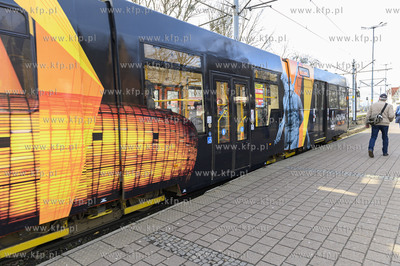 Gdańsk. Hucisko. Tramwaj z nadrukami Finału w Gdański...