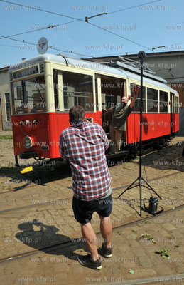 Sesja zdjeciowa w zajezdni Wrzeszcz zwiazana z ukazaniem...