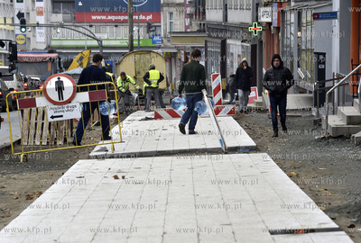 Gdańsk - Wrzeszcz. Remont chodnika wzdłuż al. Grunwaldzkiej...