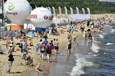 Gdańsk-Brzeźno. Plaża niestrzeżona dniu zakazu...