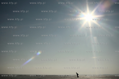 Katy Rybackie. Zamarzniety Zalew Wislany. 24.01.2010...