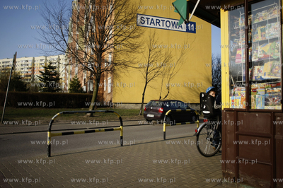 Gdansk Zaspa. Kiosk z gazetami przy ul Startowej.
08.04.2010
fot....