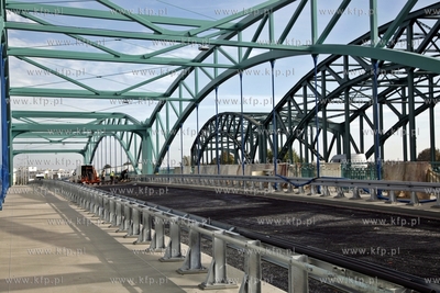 Gdansk. Budowa Trasy Slowackiego. Wiadukt nad al. Grunwaldzka....