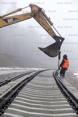 Ukladanie torow Pomorskiej Koleii Metropolitalnej na...