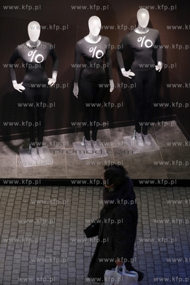 Poswiateczne wyprzedaze w Centrum Handlowym Manhattan...