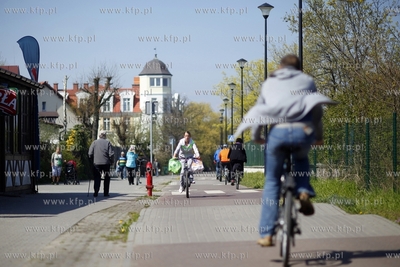 Gdansk Brzezno. Alejka rowerowa.
22.04.2014
fot....