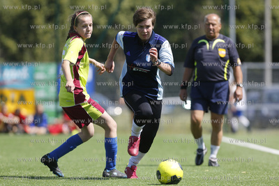 Gdansk Zaspa. Pilkarski turniej dzikich druzyn Do przerwy...