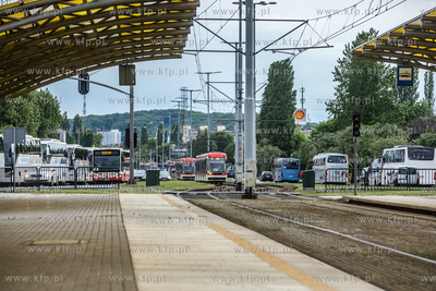 Tramwaj specialnej lini 60 uruchomionej przed meczem...
