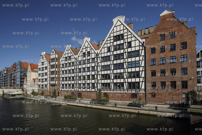 Gdańsk, Wyspa Spichrzów, odcinek między mostem Krowim...