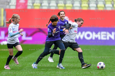 Mecz drużyn influencerek na Polsat Plus Arenie Gdańsk...