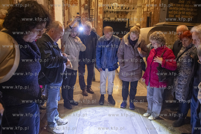 Kościół sw. Jana. Wykład Kto został pochowany...