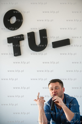 Gdansk. Galeria O Tu. Wernisaz wystawy zdjec pt. Sybera...