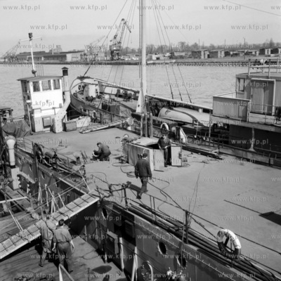 W porcie gdańskim. (lata60). 1968 0008037z Fot. Zbigniew...