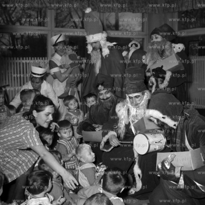 Mikołajki w przedszkolu. (lata60)19680002160zFot....