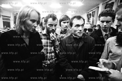 Strajk w Stoczni Gdanskiej im. Lenina Nz. drugi od...