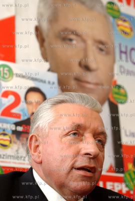 Gdansk. Siedziba Samoobrony. Konferencja prasowa przewodniczacego...