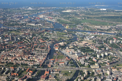 Gdansk. Starowka widziana z lotu ptaka.
04.07.2008
fot....