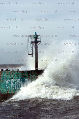 Ustka, wiosenny sztorm.
23.03.2009 
Fot. Arturo Bissari/KFP