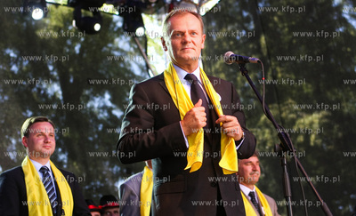 XI Zjazd Kaszubow w Bytowie. Oficjalne  uroczystosci...
