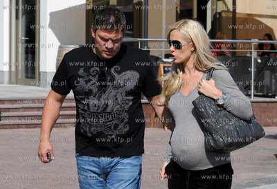 Sopot. Centrum Haffnera. Dariusz Michalczewski z zona...