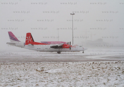 Gdansk, Rebiechowo. Akcja zima w Porcie Lotniczym Gdansk...
