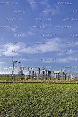 Elektrownia wiatrowa w okolicy Wladyslawowa. 06.01.2015...