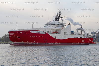 Kablowiec Siem Aimery - wychodzi z portu Gdansk w dniu...