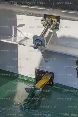 SD Tempest, holownik typu RotorTug z trzema pędnikami...