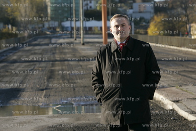 Wojciech Szczurek - prezydent Gdyni na tle budowanego...