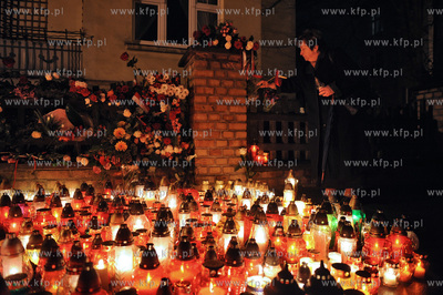 Zaloba po katastrofie samolotu prezydenckiego pod Smolenskiem....