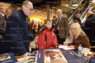 CH Manhattan w gdanskim Wrzeszczu - promocja albumu...