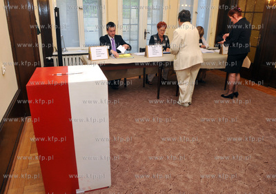 Wybory prezydenckie 2010. Obwodowa Komisja Wyborcza...