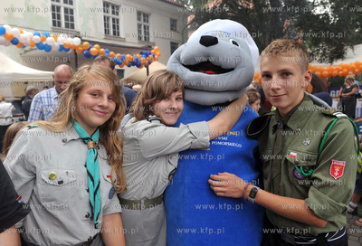Festyn "Zeszyt dla ucznia" na terenie Gdanskiego Domu...