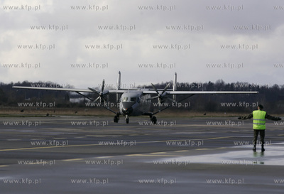 Babie Doly. Lotnisko. 5-letni Wojtus z Krakowa, podopieczny...