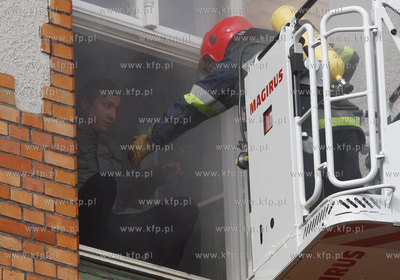 Sopot. Cwiczebna ewakuacja poczty przy ul. Kosciuszki....