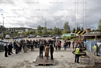 Uroczyste zawieszenie wiechy na modernizowanym biurowcu...