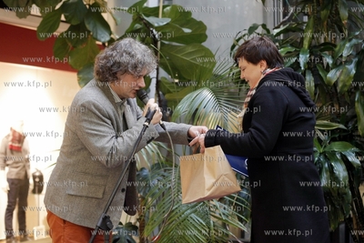 Gdansk. Centrum Handlowe Manhattan. Promocja albumu...