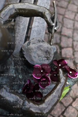 Gdańsk Wrzeszcz. Plac Józefa Wybickiego. Ławeczka...