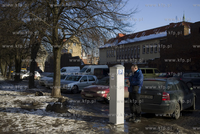 Parking przy ul. Podwale Staromiejskie w Gdańsku,...