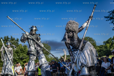FETA.Teatr Akt "Fu-Turyści" - parada / Polska, Warszawa.
14.07.2024
fot....