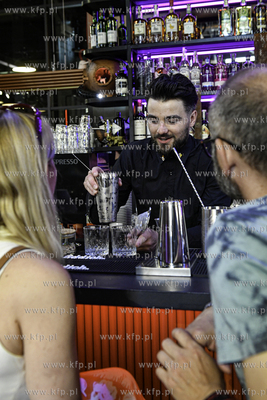 Otwarcie Food Hall Montownia w zabytkowej hali U-Bootów...