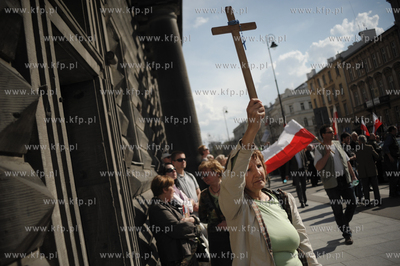 Marsz w obronie telewizji TV Trwam w Warszawie zorganizowany...