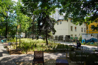 Gdańsk Wrzeszcz. Tablica na Skwerze Bohaterskiego...