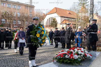 Sopot. Pomnik Armii Krajowej w parku im. sanitariuszki...