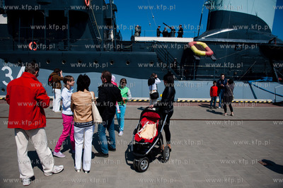 Gdynia. Skwer Kosciuszki - Plyta Marynarza Polskiego....