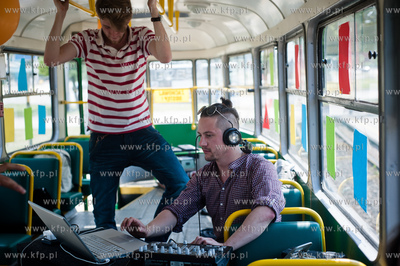 Gdansk. Zabytkowy tramwaj typu 102Na, ktory pelni role...