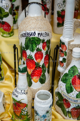 Gdansk. Plac przed siedziba Polskiego Zwiazku Wedkarskiego...