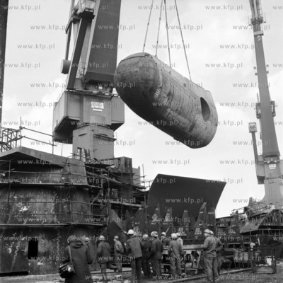Budowa statku na pochylni A-1 Stoczni Gdąńskiej im....